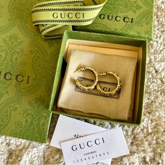 New Gucci Logo GG Hoop earrings - Picture 5 of 7